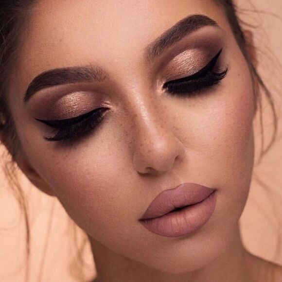 MAC Satin Finish Eyeshadow in Saddle- Golden Brown - Picture 8 of 15